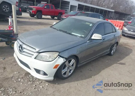 2011 Mercedes-Benz C 300 Luxury 4Matic/Sport 4Matic z USA, uszkodzony, nr VIN WDDGF8BB4BR168805